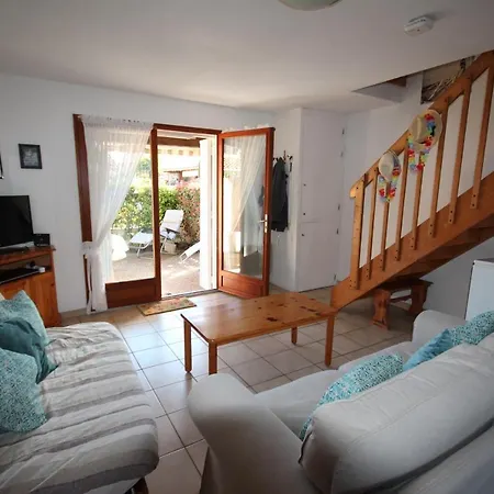 D'angle, 5 Couchages, 2 Etage, Terrasse Sud Parking Dans Securisee, Wifi , Piscine Commune 400m De La Lrjp123