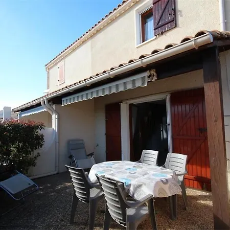 D'angle: Secure With Terrace, Pool, And Proximity Villa *