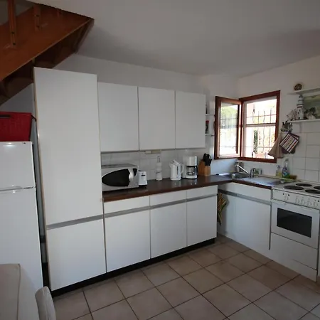 Vila D'angle, 5 Couchages, 2 Etage, Terrasse Sud Parking Dans Securisee, Wifi , Piscine Commune 400m De La Lrjp123