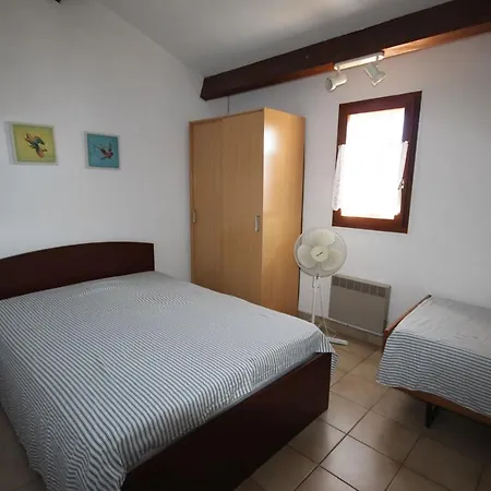 D'angle, 5 Couchages, 2 Etage, Terrasse Sud Parking Dans Securisee, Wifi , Piscine Commune 400m De La Lrjp123 Portiragnes