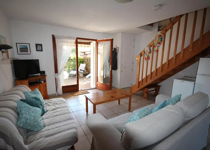 D'angle, 5 Couchages, 2 Etage, Terrasse Sud Parking Dans Securisee, Wifi , Piscine Commune 400m De La Lrjp123