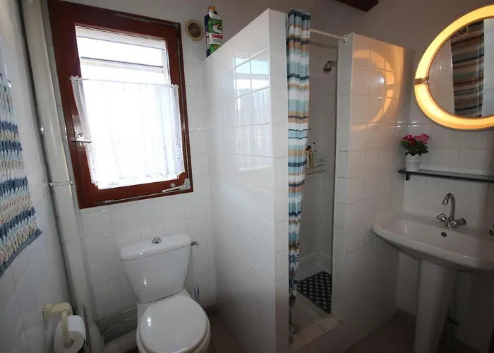 D'angle, 5 Couchages, 2 Etage, Terrasse Sud Parking Dans Securisee, Wifi , Piscine Commune 400m De La Lrjp123 Willa *