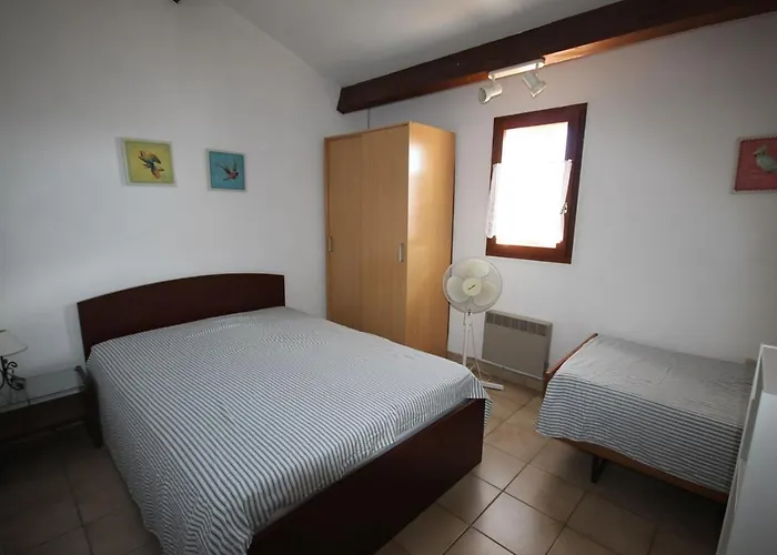 D'angle, 5 Couchages, 2 Etage, Terrasse Sud Parking Dans Securisee, Wifi , Piscine Commune 400m De La Lrjp123 Portiragnes